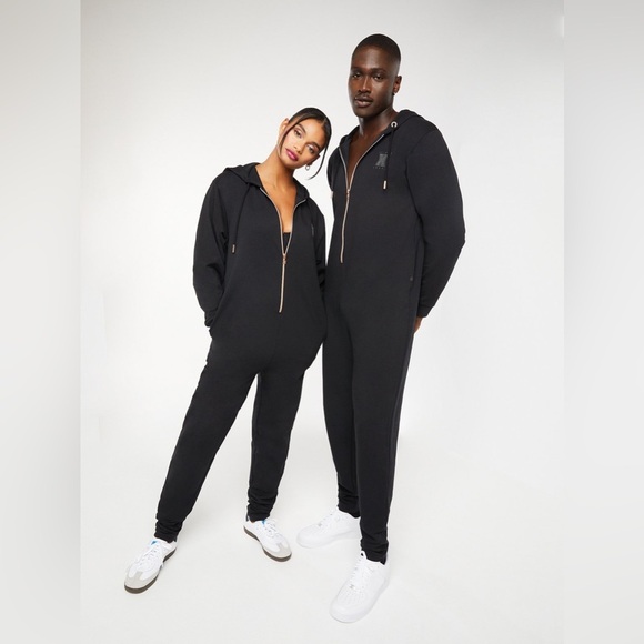 Savage X Fenty Pants - SAVAGE X FENTY FOREVER SAVAGE HOODED
ONESIE SIZE 4-6
